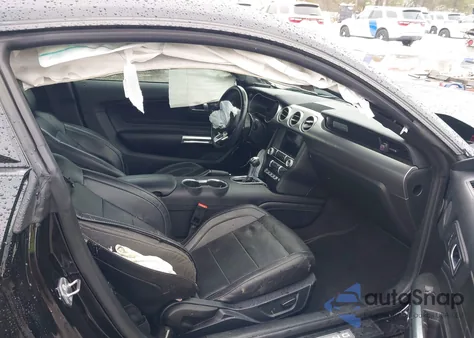 2021 Ford Mustang Ecoboost Premium Fastback z USA, uszkodzony, nr VIN 1FA6P8TH3M5153623